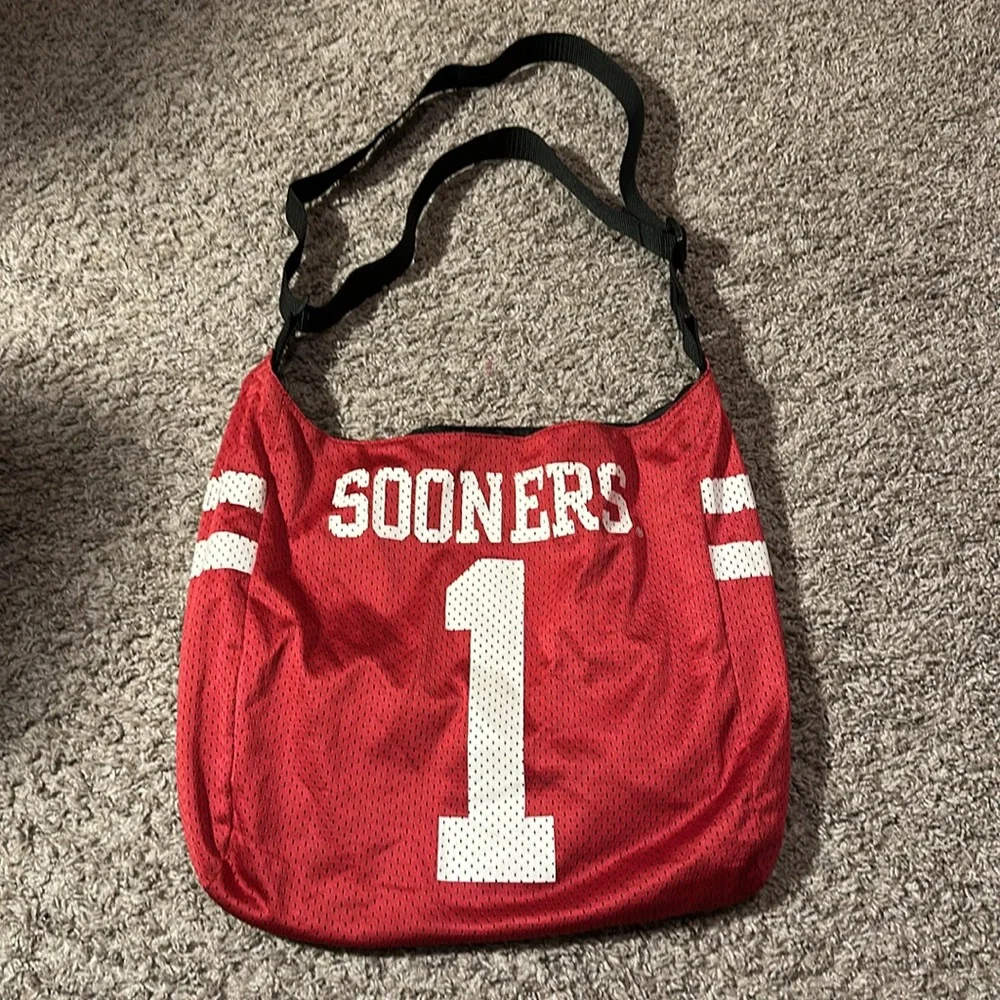 Oklahoma Sooners Red Crimson Purse Hobo W Strap Zip Womens FAN •dom / box 32-1‎